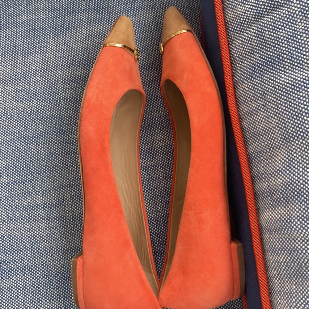 TORY BURCH ORANGE/TAN SUEDE FLATS - Picture 10 of 11